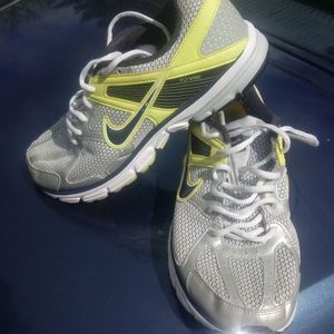 Nike Zoom Structure 14